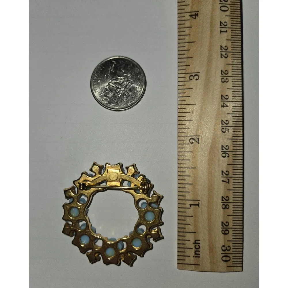 Retro Mid Century Blue Resin Flower‎ Circle Pin Wreath Blue Brooch Faux Pearls